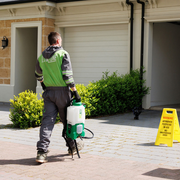FlowZone Microburst Swap Tank 4-7 Litre Sprayer With Battery